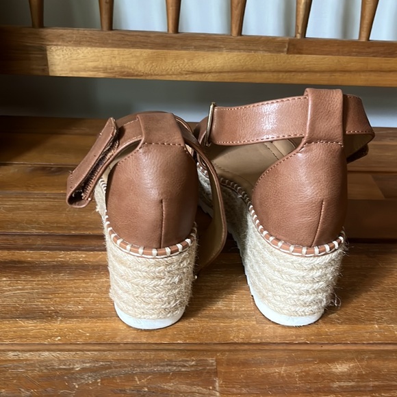 Shein Platform Sandals - Picture 4 of 4